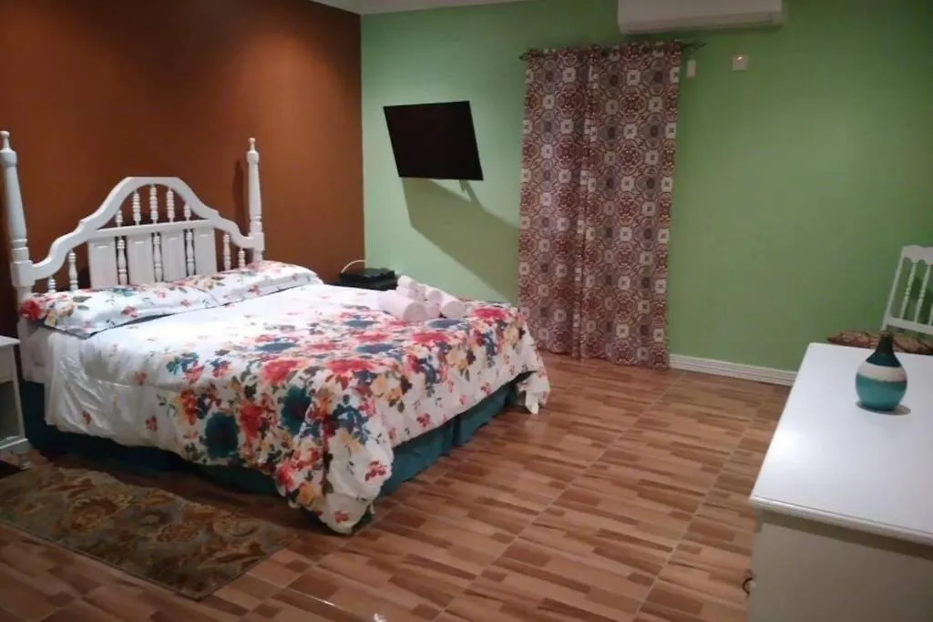 Ocho Rios Hideaway Apartment